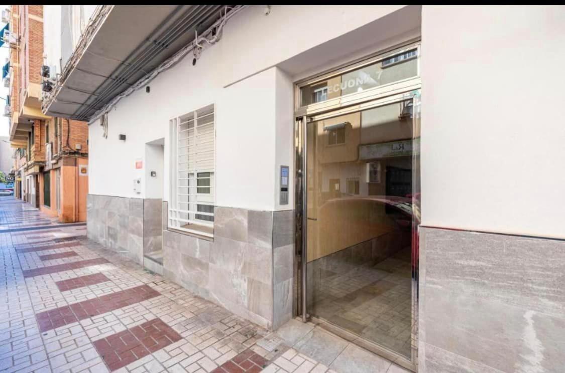 Vialia Apartamentos Suites Málaga Exterior foto
